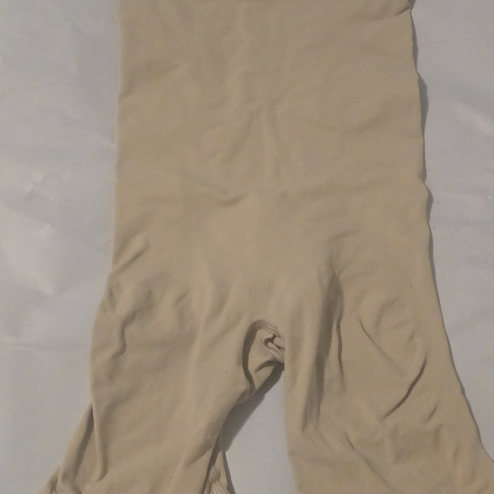 SKIMS Seamless Sculpt Mid Thigh Shorts.